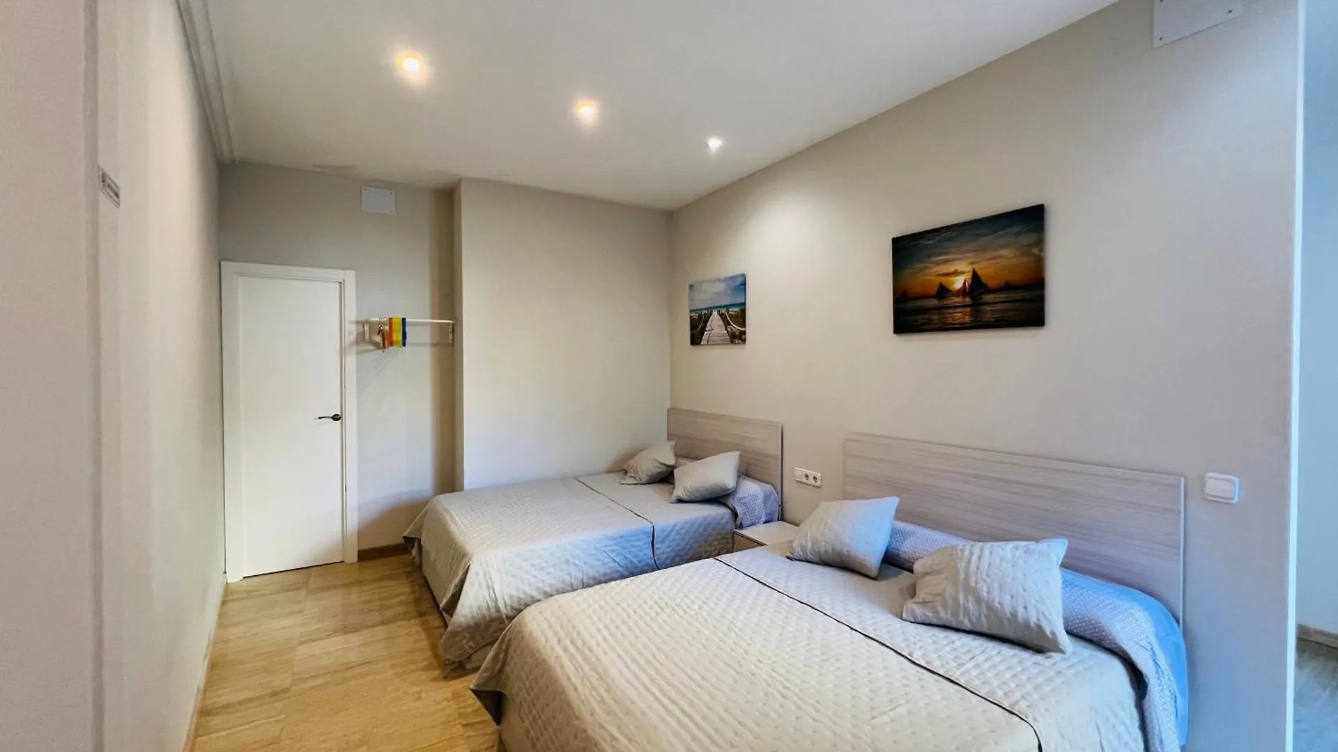 Apartamentos Playa Badalona 0*,