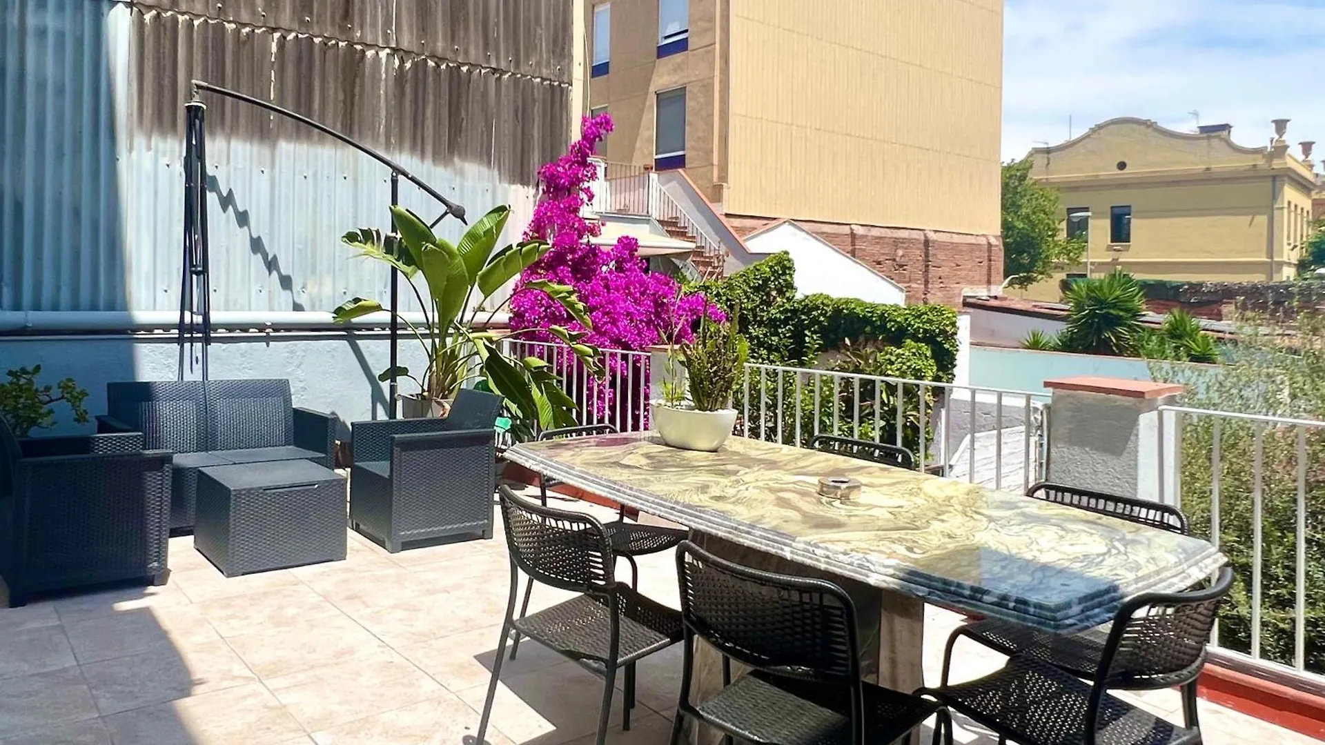 Apartamentos Playa Badalona 0*,  Spain